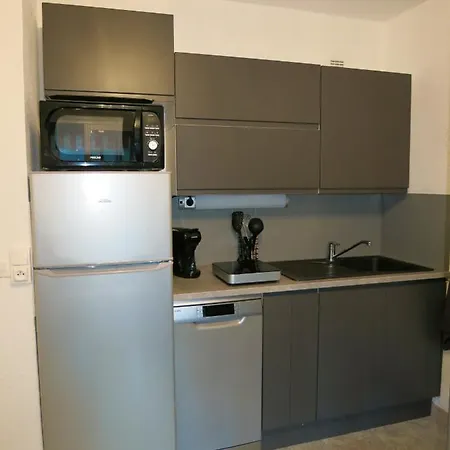 Studio A Saint Raphael Avec Terrasse Amenagee Et Wifi A 100 M De La Plage