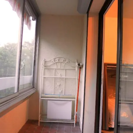 公寓 Studio A Saint Raphael Avec Terrasse Amenagee Et Wifi A 100 M De La Plage Saint-Raphaël