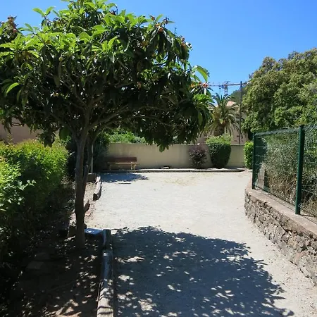 公寓 Studio A Saint Raphael Avec Terrasse Amenagee Et Wifi A 100 M De La Plage