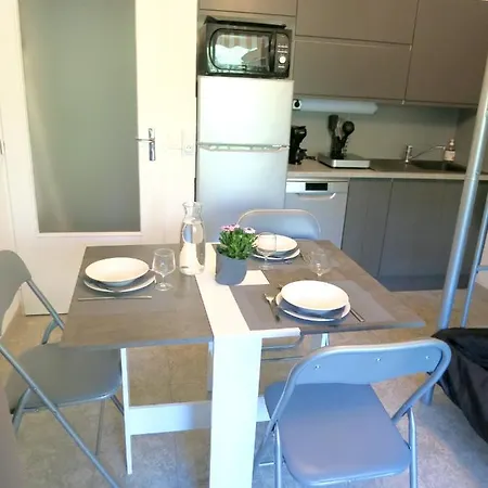 Studio A Saint Raphael Avec Terrasse Amenagee Et Wifi A 100 M De La Plage 公寓 Saint-Raphaël