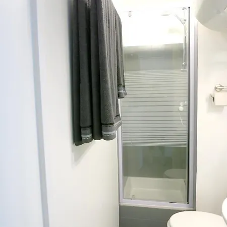Studio A Saint Raphael Avec Terrasse Amenagee Et Wifi A 100 M De La Plage 公寓 *