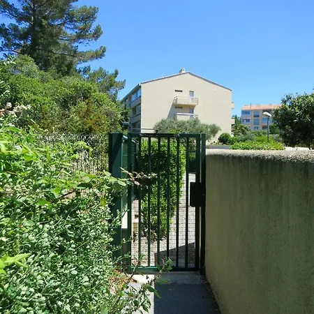 Studio A Saint Raphael Avec Terrasse Amenagee Et Wifi A 100 M De La Plage
